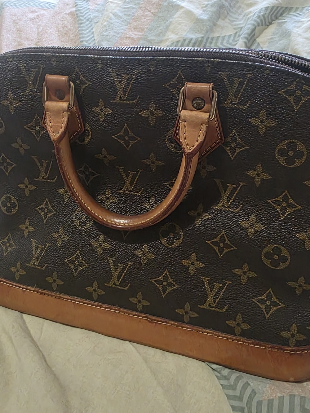 2 Pcs Louis Vuitton  Handbag